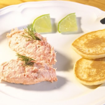 Rillettes de saumon et blinis