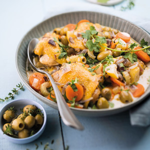 Tajine de poulet aux olives vertes et citron confit