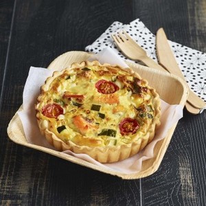 Quiche au saumon, tomates et courgettes