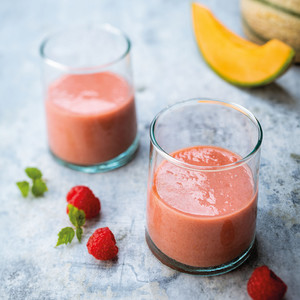 Smoothie pêche/melon/framboise